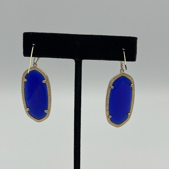 Kendra Scott Elle Earrings – Gold & Blue Elegance - Picture 3 of 3